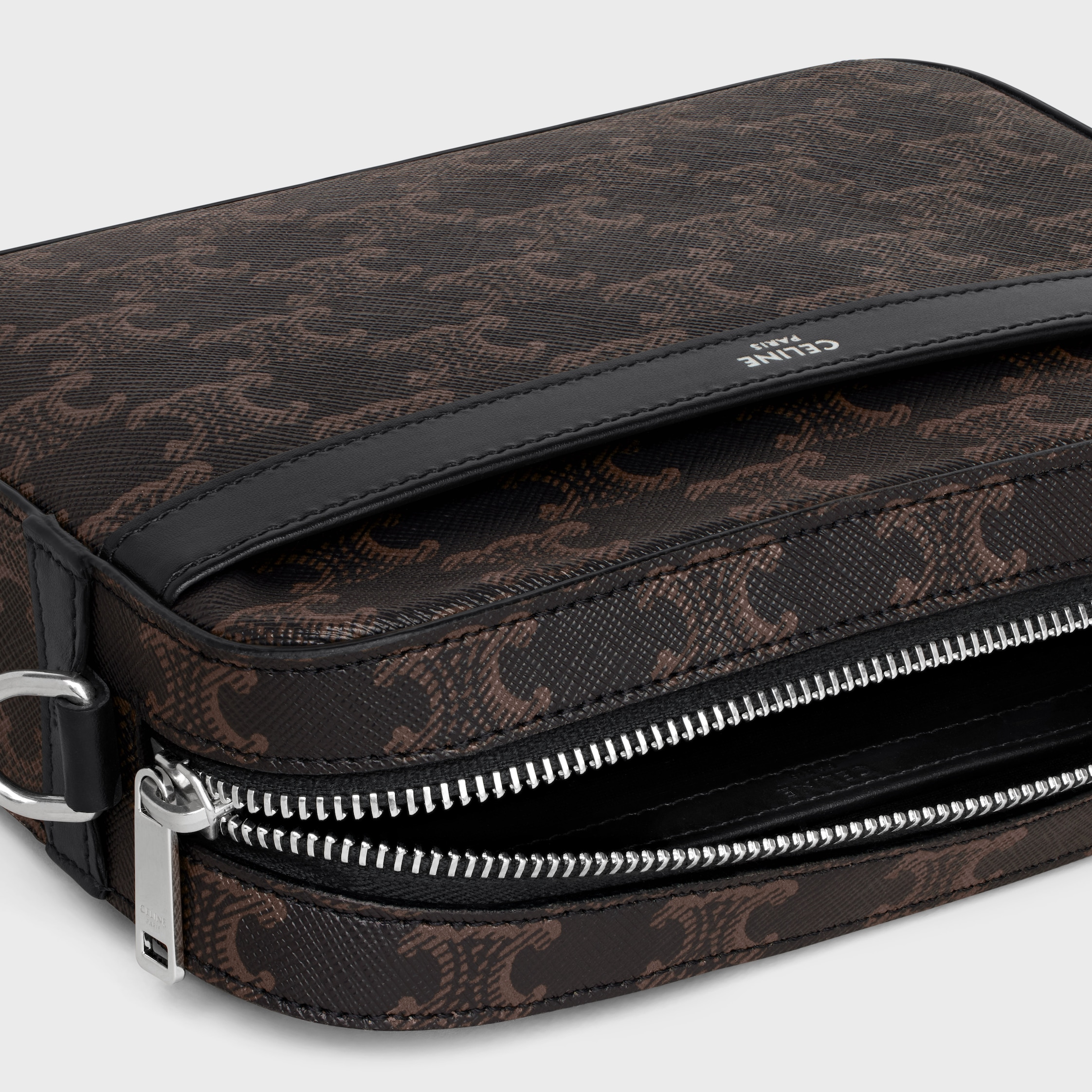 ショルダーバッグ CELINE Messenger bag Folco Triomphe Canvas with Celine print CELINE Messenger Folco in Triomphe Canvas with Celine print