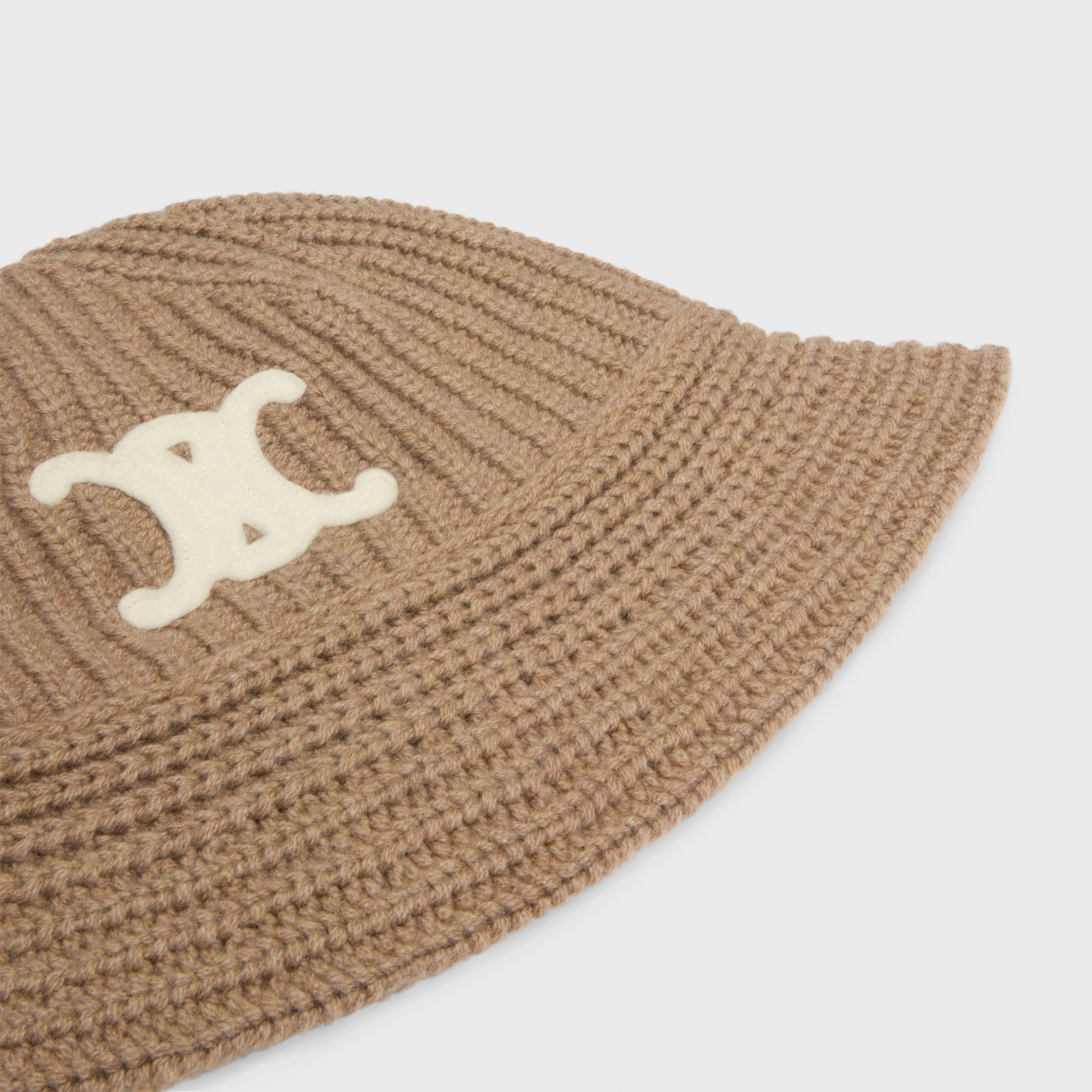 VIP【送料関税込】CELINE CASHMERE CLOCHE HAT TRIOMPHE CLOCHE BEANIE IN CASHMERE - BLACK | CELINE