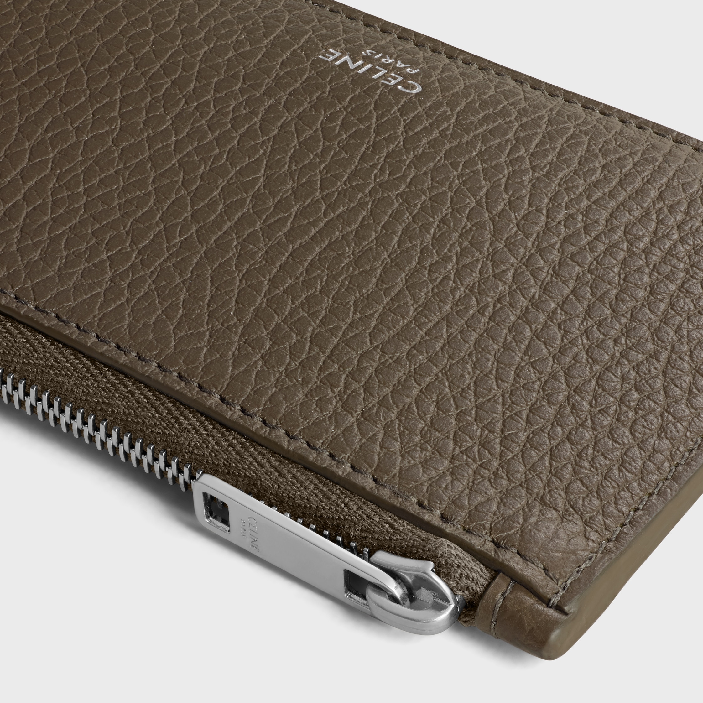 LONG ZIPPED CARD HOLDER IN GRAINED CALFSKIN - DARK MOSS | CELINE