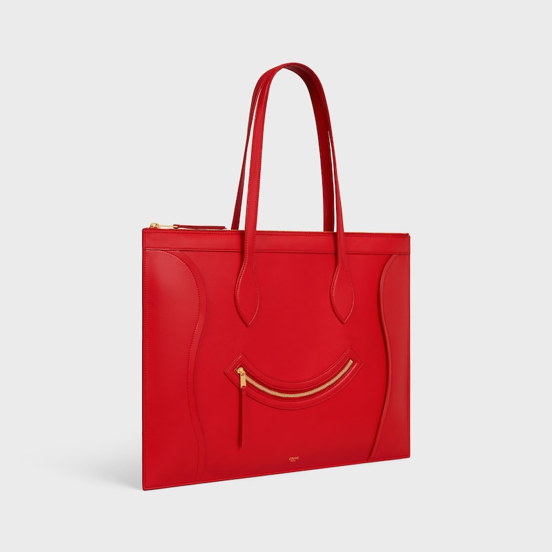 FLACHE LUGGAGE AUS GL&Auml;NZENDEM KALBSLEDER - ULTRA-ROT - HOBO UND TOTE BAGS - 1 | CELINE