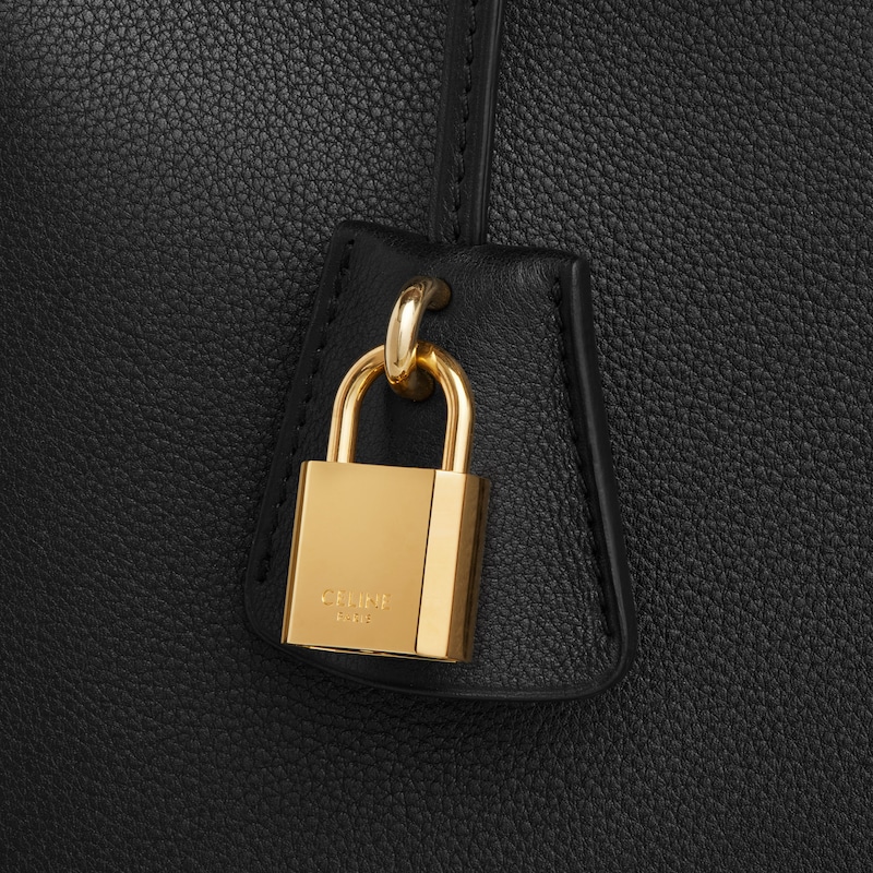 BOLSO TEEN CONTI CELINE DE PIEL DE BECERRO FLEXIBLE CON TEXTURA GRANULADA - NEGRO - MÁS MODELOS - 1 | CELINE