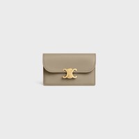 トリオンフフラップ付きロングカードホルダー / シャイニーカーフスキン - モダントープ - ラッキーデー - 1 | CELINE
