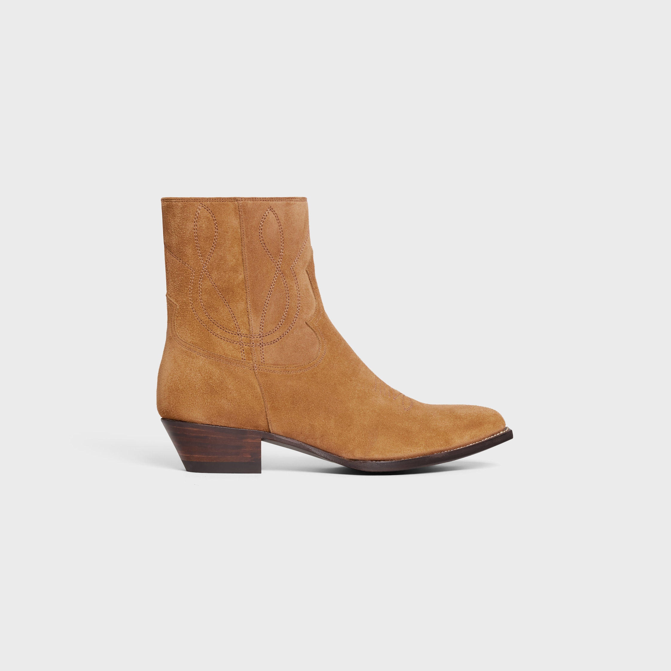 【きれいめファッション51選】上品さと清潔感をキープし CELINE WESTERN ZIPPED BOOTS IN SUEDE CALFSKIN - HAVANA | CELINE 靴