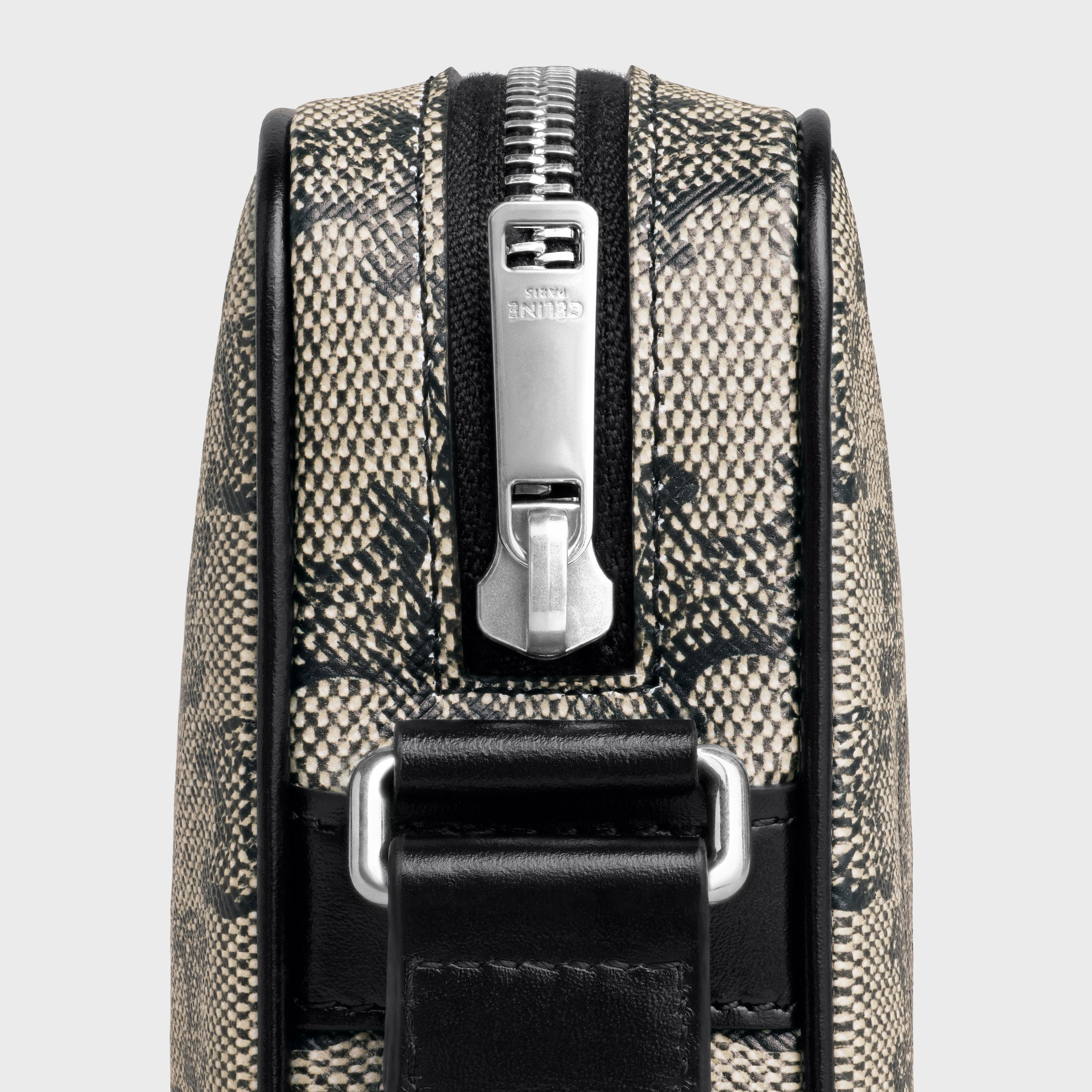 ミディアム メッセンジャーバッグ / CELINEプリント トリオンフキャンバス 楽天市場】CELINE セリーヌ Triomphe Canvas Medium Messenger