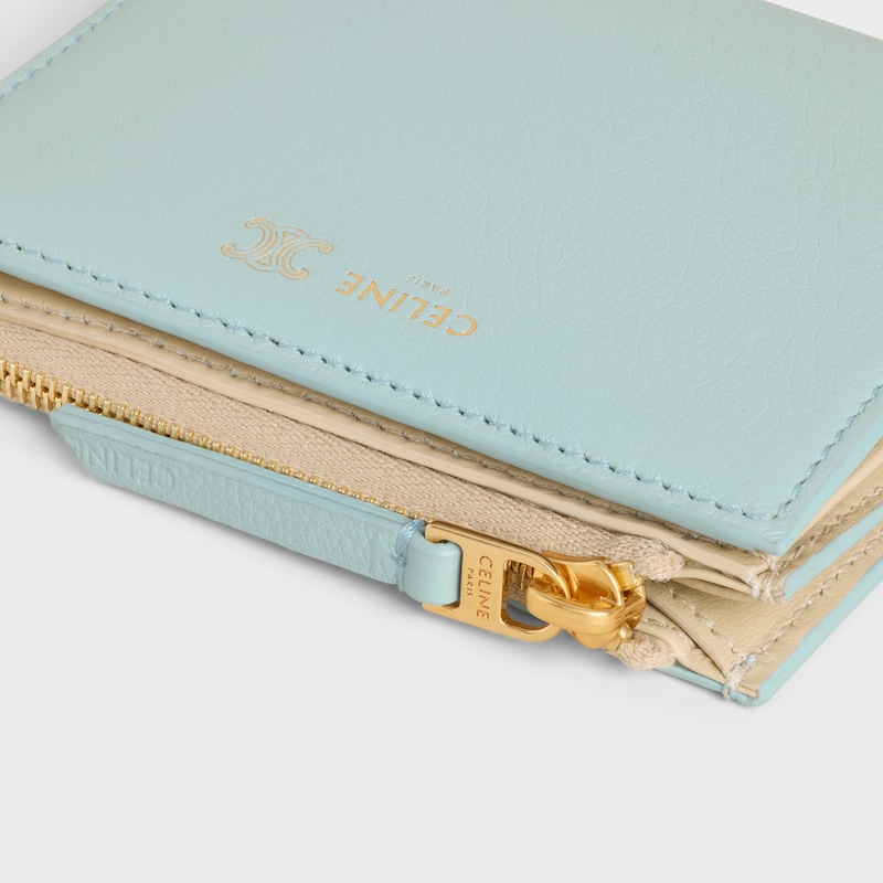 TRIOMPHE STAMP柔軟粒面牛皮革短款錢包 - 粉藍色 / 深象牙色 - 新品 - 1 | CELINE