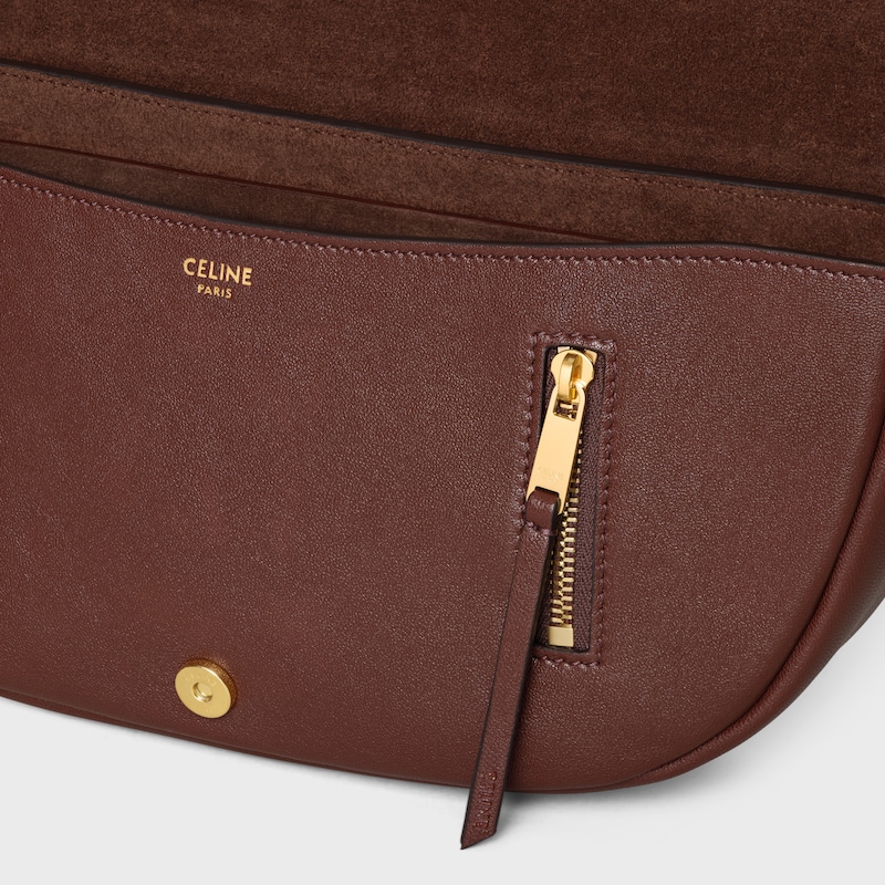 HALFMOON PEQUE&Ntilde;O SOFT TRIOMPHE DE PIEL DE CORDERO BRILLANTE Y FLEXIBLE - MARR&Oacute;N OSCURO - BOLSOS EN BANDOLERA - 1 | CELINE