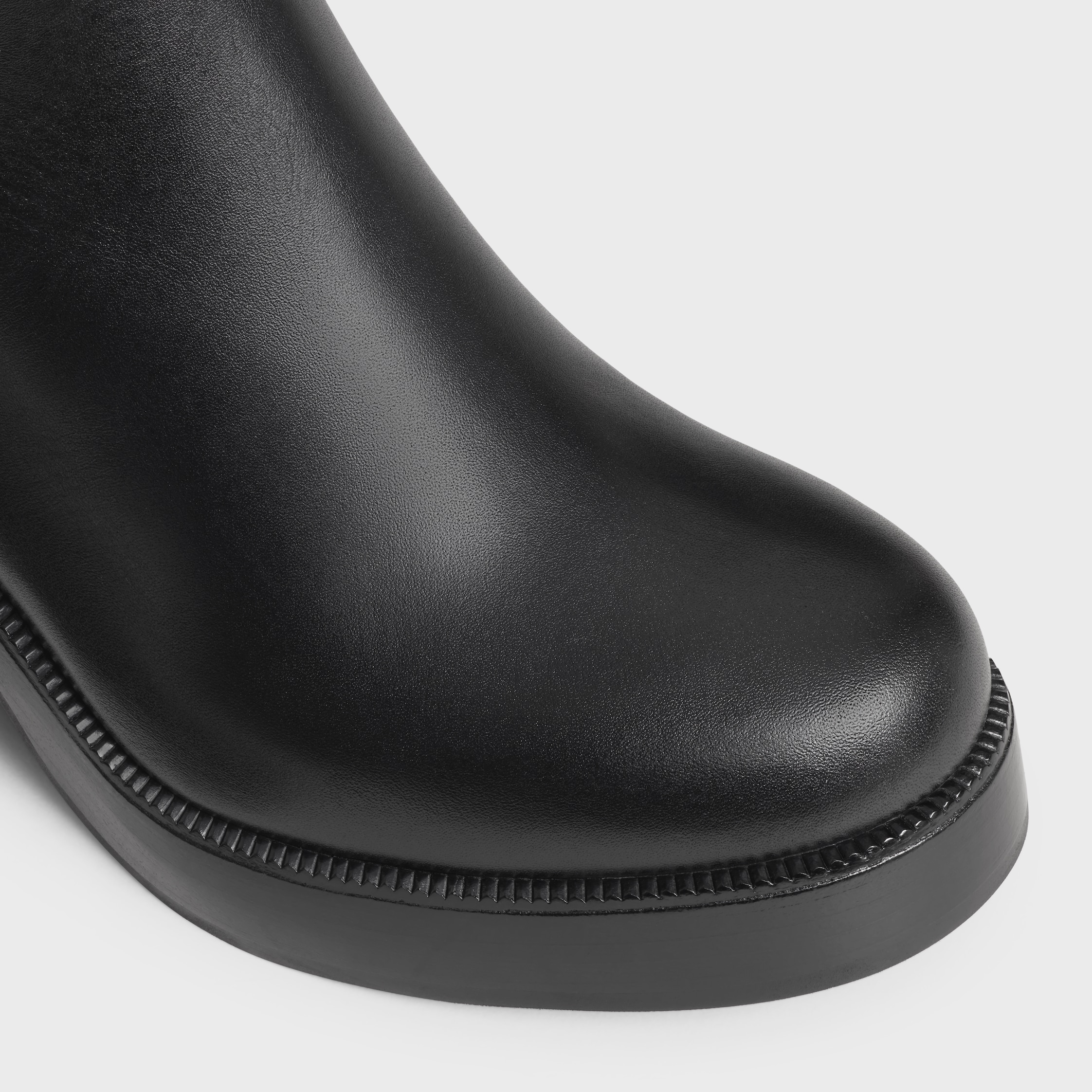 【日本入手困難】CELINE TESS CHELSEA BOOT IN CALFSKIN ブーツ 361723554C-38NO_5_FW24_P2_W.tif