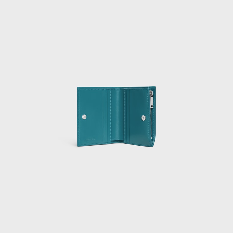 Cartera compacta de piel de becerro con textura granulada - COBALTO - CARTERAS - 1 | CELINE