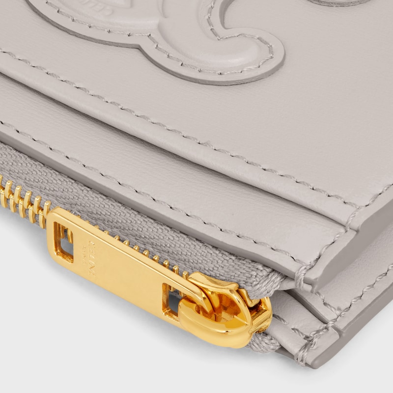 ジップ付きカードホルダー キュイル トリオンフ / シャイニーカーフスキン - ソフトグレー - コインケース&カードホルダー - 1 | CELINE