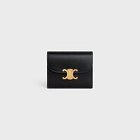スモール フラップウォレット トリオンフ / シャイニーカーフスキン - ブラック - プチギフト - 1 | CELINE