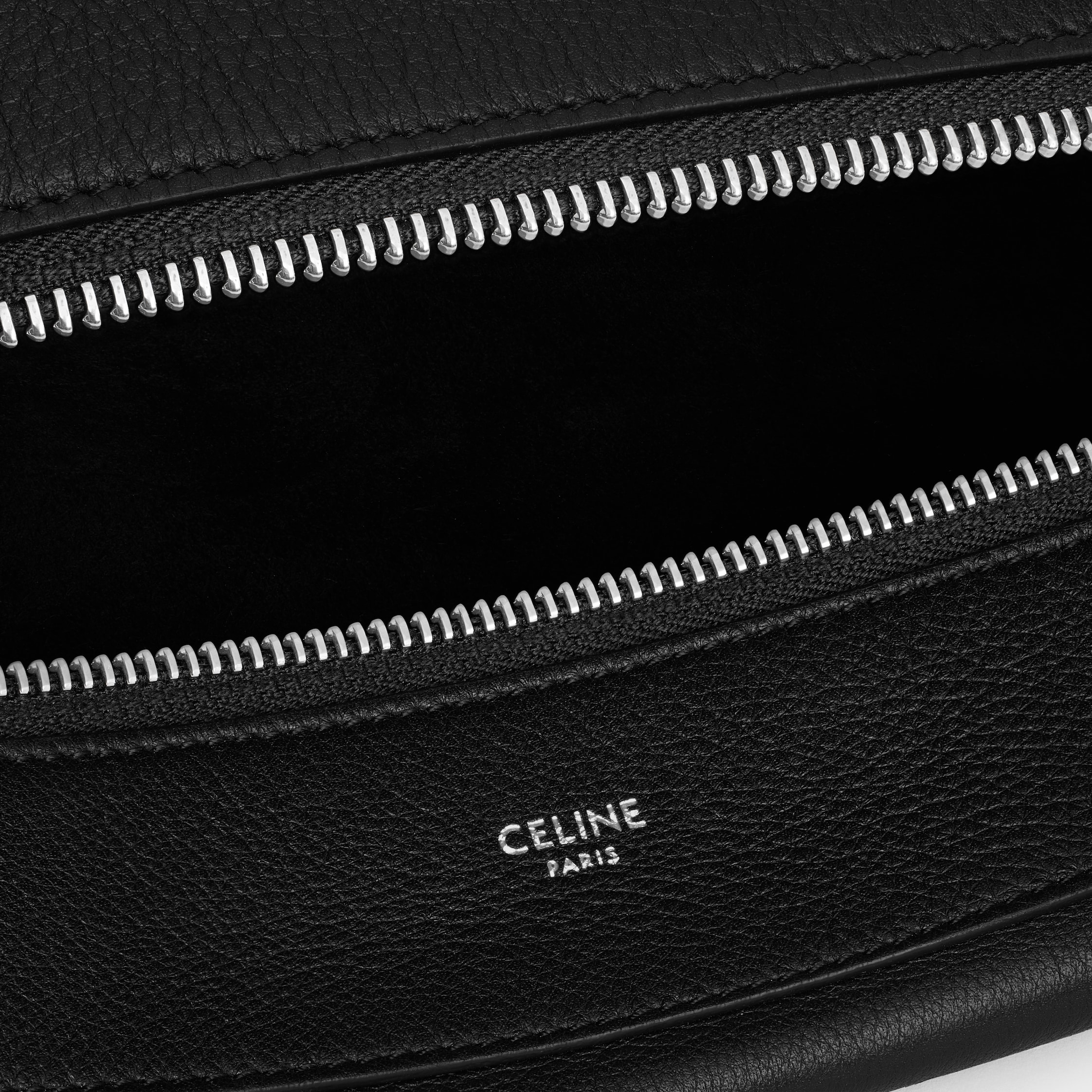 ラージ ロミー / サプル グレインカーフスキン - ブラック | CELINE