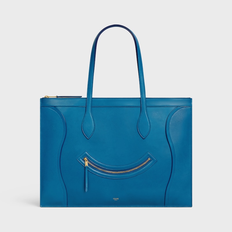 FLACHE LUGGAGE AUS GLÄNZENDEM KALBSLEDER - ULTRA-BLAU - HOBO UND TOTE BAGS - 1 | CELINE
