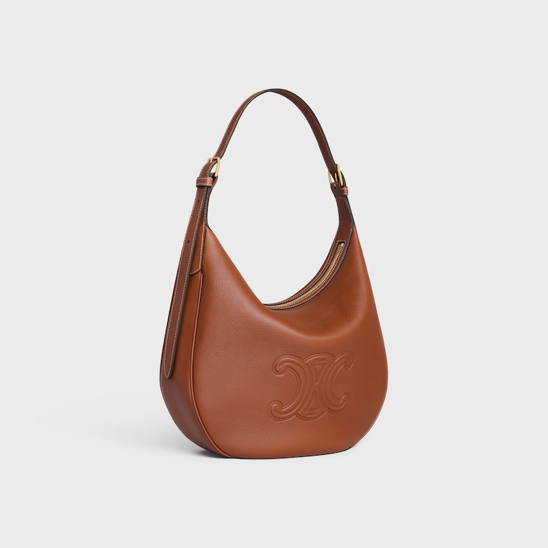 BOLSO HELO&Iuml;SE MEDIANO DE PIEL DE BECERRO FLEXIBLE CON TEXTURA GRANULADA - TOSTADO - CUIR TRIOMPHE - 1 | CELINE
