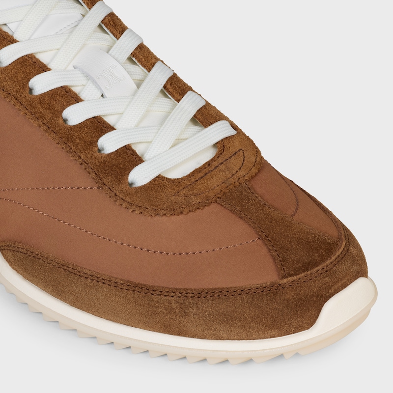 CELINE RACER - SNEAKER BASSE AVEC TRIOMPHE EN NYLON, CUIR DE VEAU VELOURS ET CUIR DE VEAU - SAHARA -  - 1 | CELINE