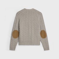 เสื้อคาร์ดิแกน ทรียงฟ์ ผ้าแคชเมียร์ถักลายเคเบิล - สีเทาอ่อน -  - 2 | CELINE