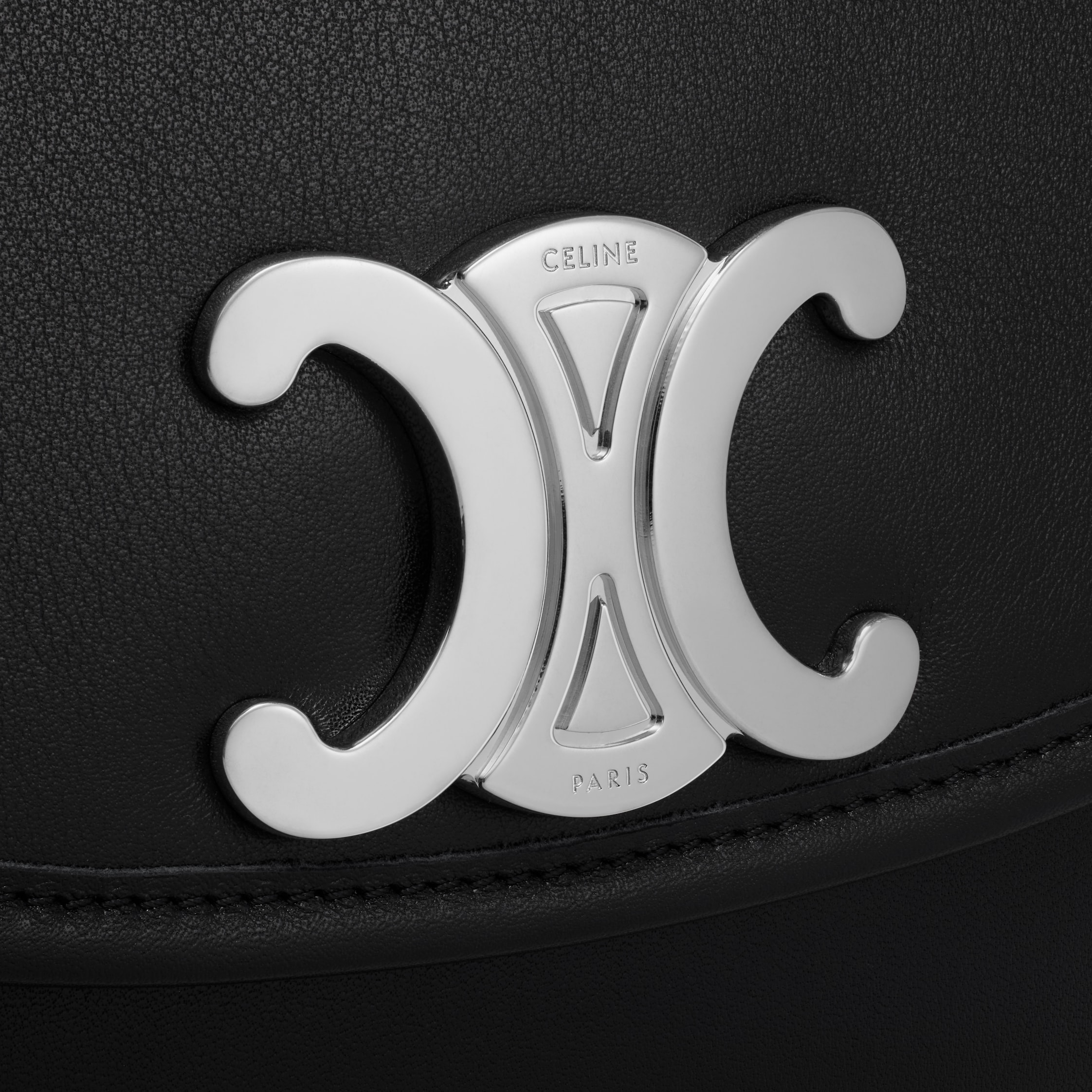【CELINE】ミディアム ブザス トリオンフ サプル カーフスキン CELINE ミディアム ブザス トリオンフ ショルダーバッグ