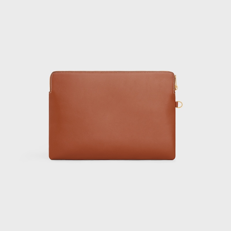 POCHETTE PEQUE&Ntilde;O CON CORREA DE PIEL TRIOMPHE DE PIEL DE BECERRO LISA - TOSTADO - POCHETTES Y ACCESORIOS PARA TECNOLOG&Iacute;A - 1 | CELINE