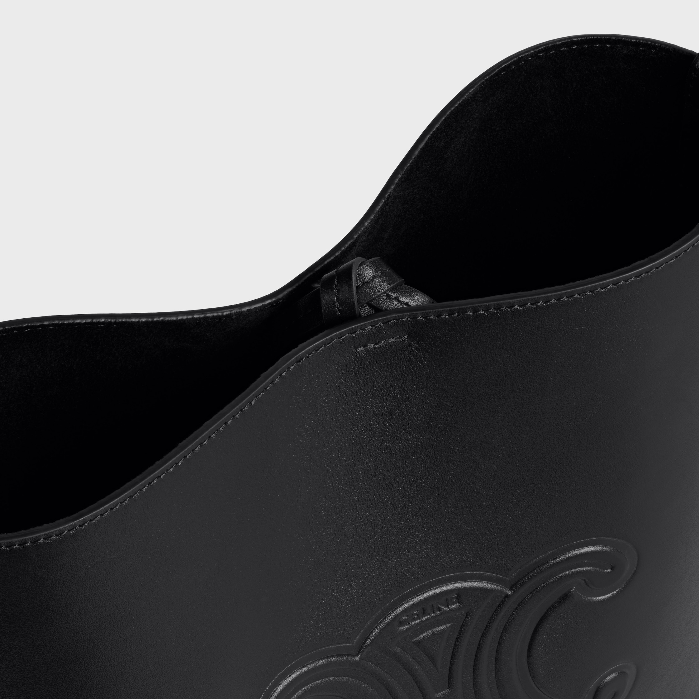 SMALL BUCKET IN SMOOTH CALFSKIN - BLACK | CELINE