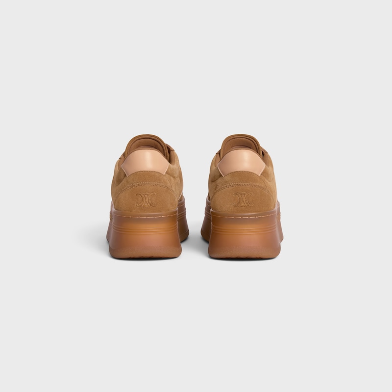 CELINE - BLOCK SNEAKERS AVEC TRIOMPHE À L'ARRIÈRE ET SEMELLE COMPENSÉE EN CUIR DE VEAU VELOURS ET CUIR DE VEAU - TAN / CAPPUCCINO -  - 1 | CELINE