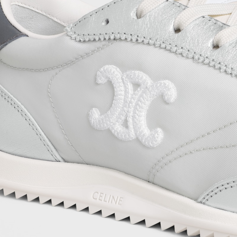 CELINE RACER NIEDRIGER SCHN&Uuml;R-SNEAKER MIT TRIOMPHE AUS NYLON, LAMINIERTEM KALBSLEDER UND KALBSLEDER - HELLGRAU / SILBER -  - 1 | CELINE