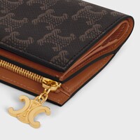 KOMPAKTE BRIEFTASCHE TRIOMPHE MIT ANHÄNGERN aus Triomphe Canvas - TAN - TRIOMPHE-CANVAS - 1 | CELINE
