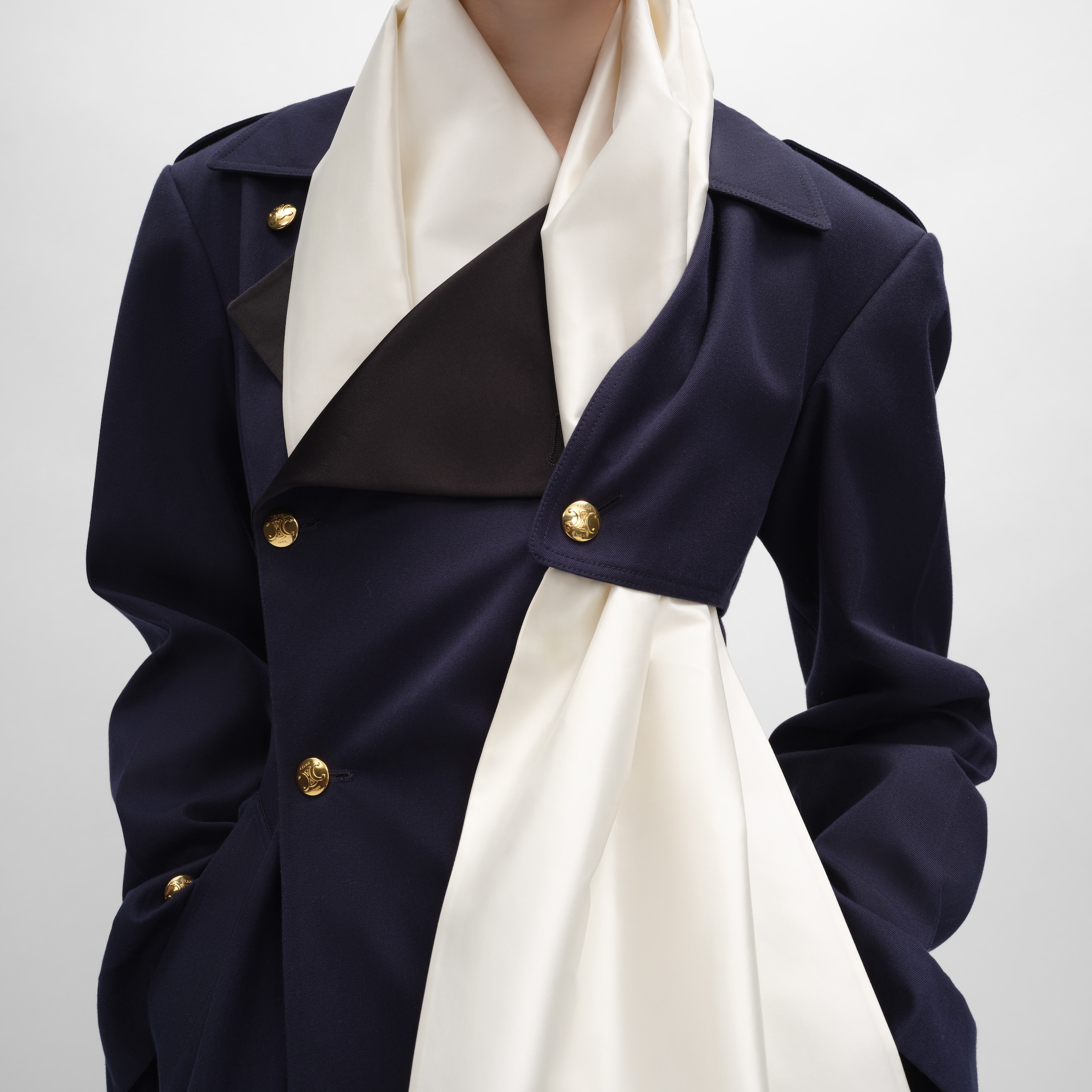 タックストレンチコート / コットン＆ウールギャバジン - インク | CELINE