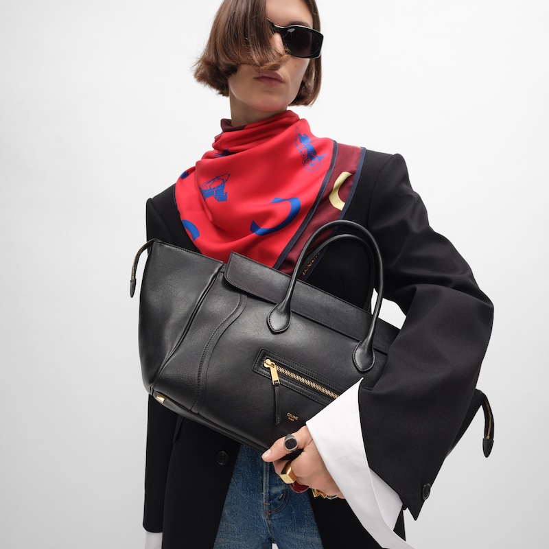 LUGGAGE IN GRAINED CALFSKIN - BLACK - SHOULDER BAGS - 1 | CELINE