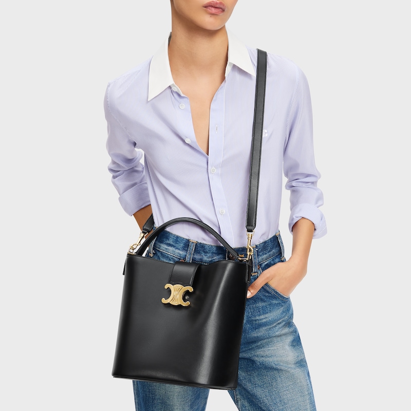 MEDIUM BUCKET LOUISE IN SMOOTH CALFSKIN - BLACK - GIFT FINDER - 1 | CELINE