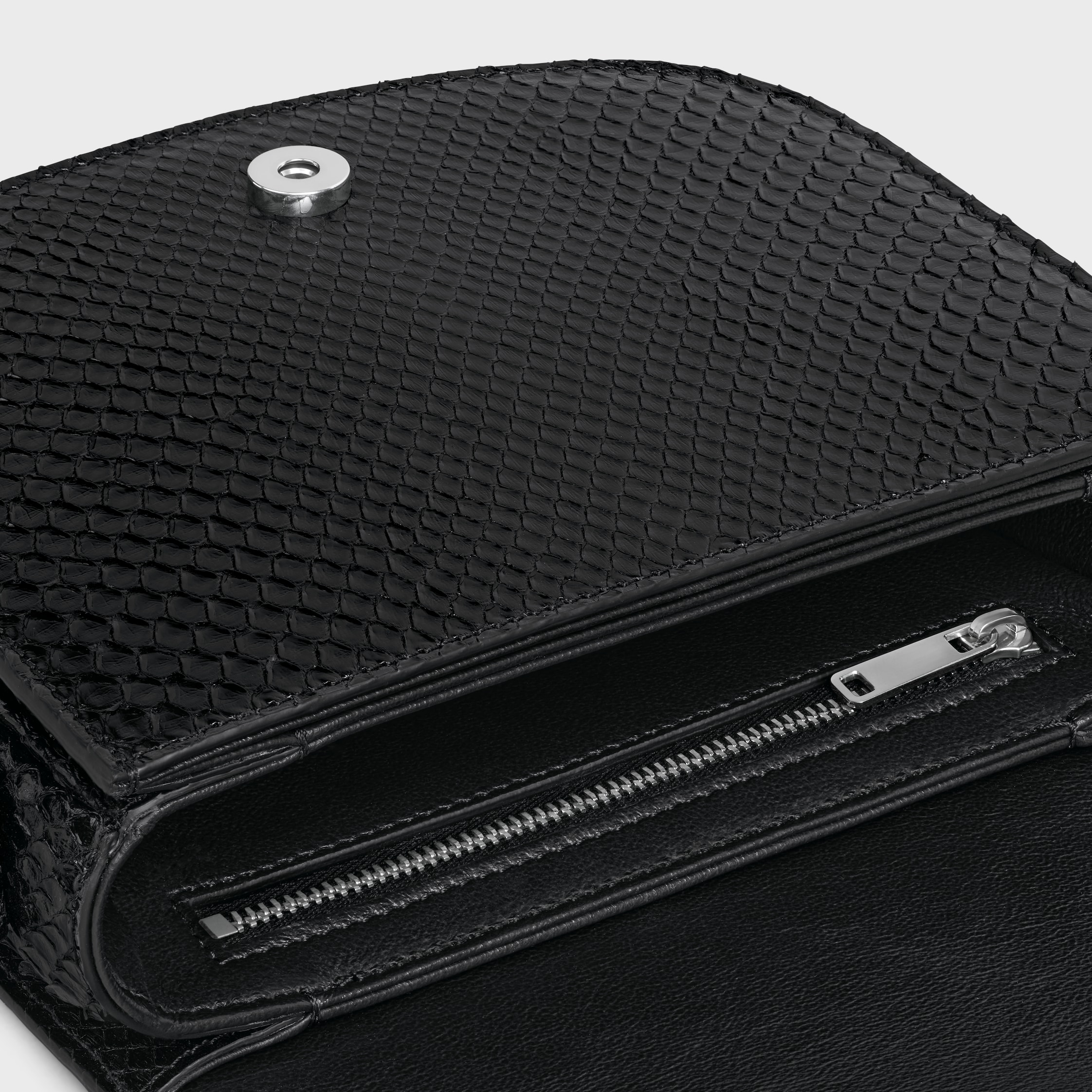 スピード配送◆送込【CELINE】パイソン*スモール*ブザス*バッグ スモール ブザス ストラップ トリオンフ / パイソン - ブラック