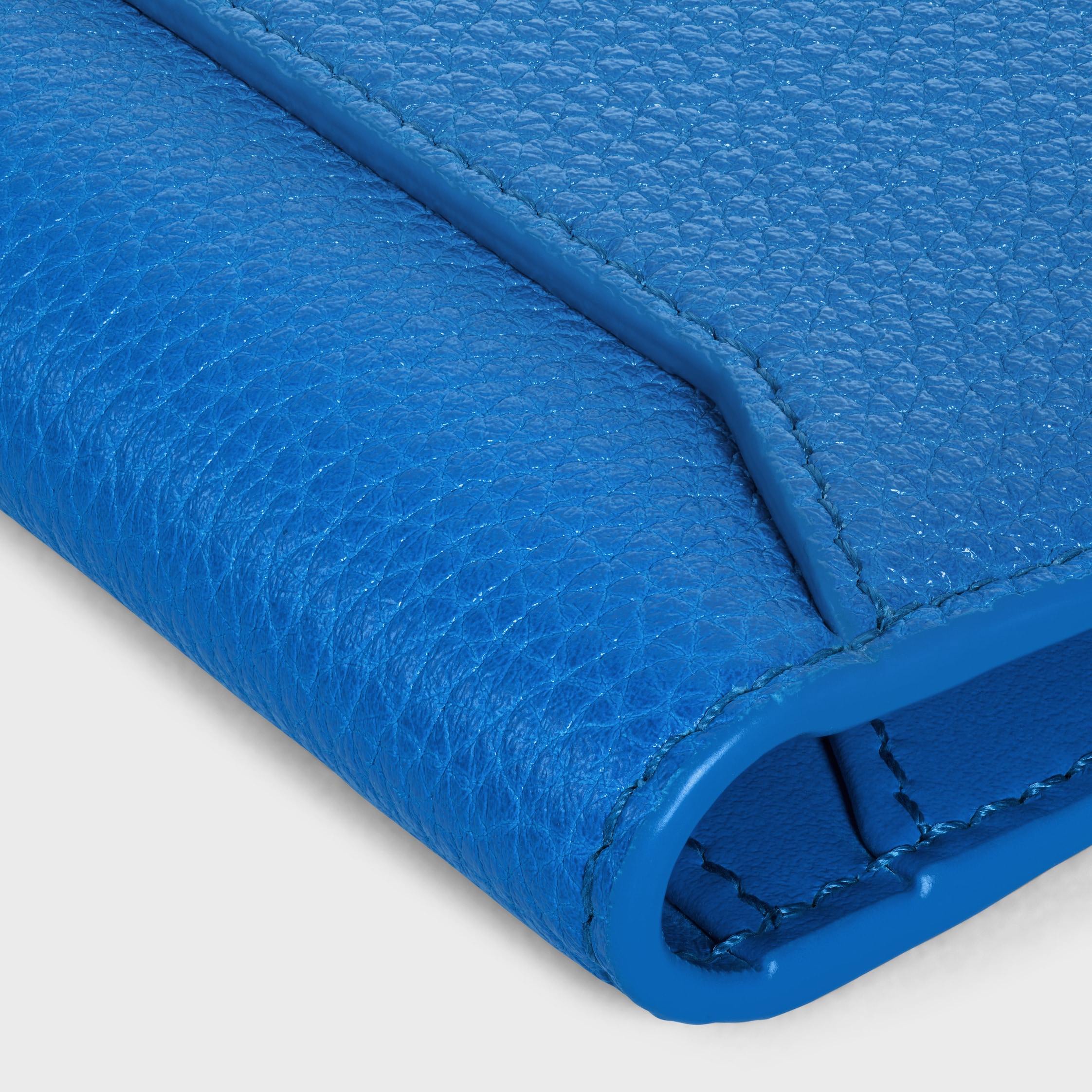 VERTICAL CARD HOLDER IN GRAINED CALFSKIN - ULTRA BLUE | CELINE