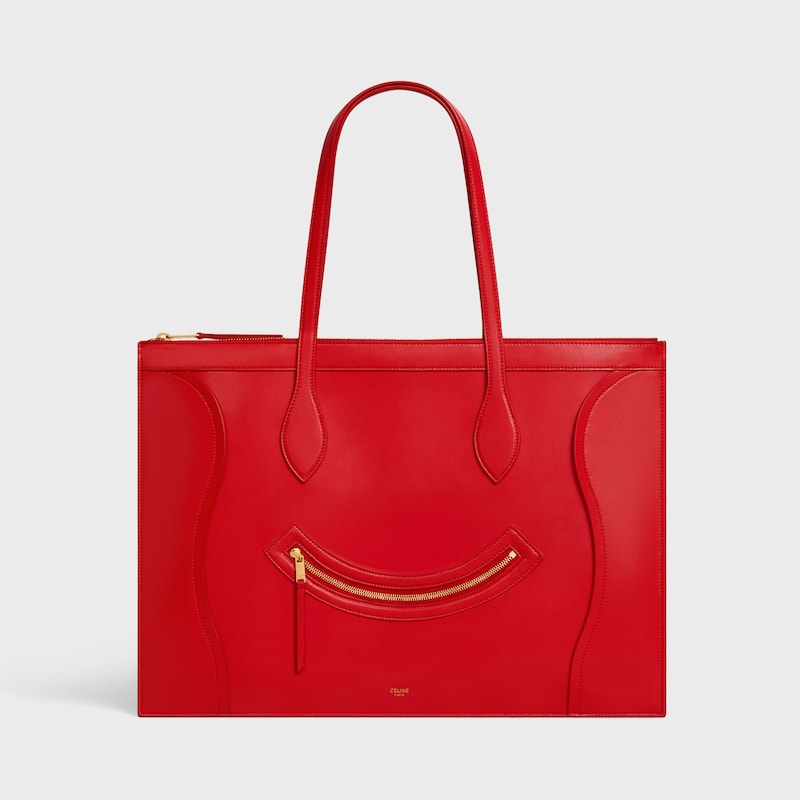 FLACHE LUGGAGE AUS GL&Auml;NZENDEM KALBSLEDER - ULTRA-ROT - HOBO UND TOTE BAGS - 1 | CELINE