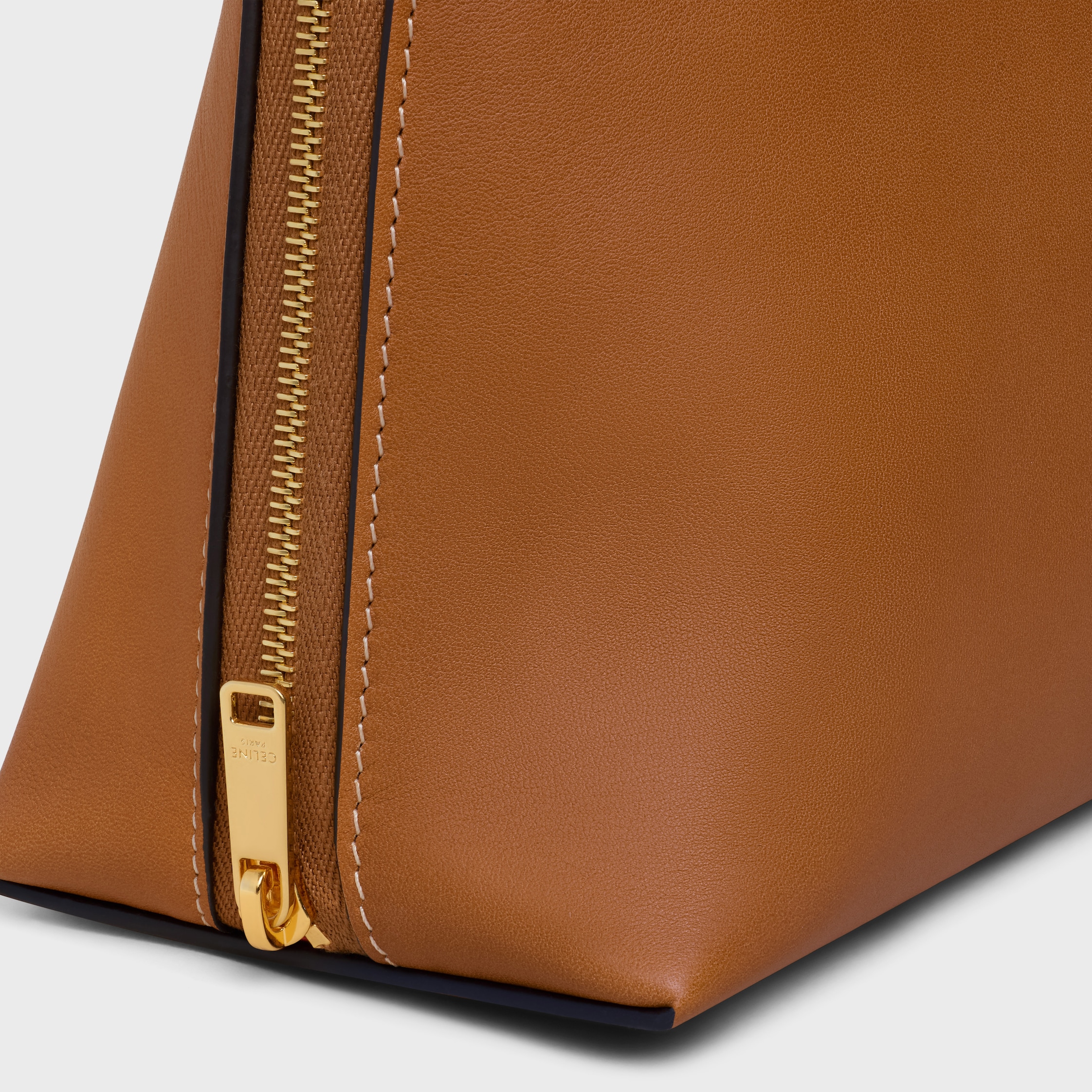 Bolsa cosmética grande em pele de bezerro lisa - Soft Tan / Ultra