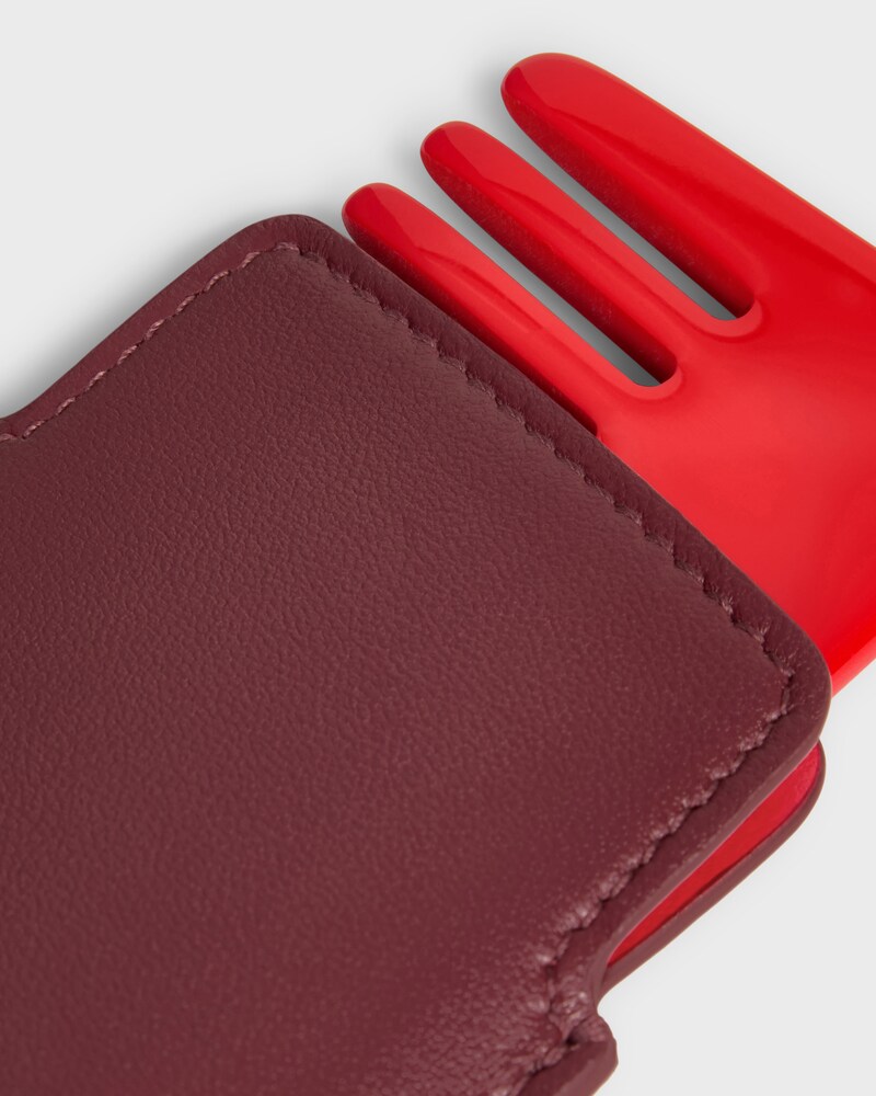Kleiner Haarkamm mit Etui aus Kalbs-Glattleder - SYRAH / ULTRA-ROT - SCHÖNHEITSACCESSOIRES - 1 | CELINE