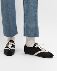 THE FLAT LOW SCHNÜR-SNEAKER AUS GROSGRAIN, SAMT, WILDLEDER UND LAMMLEDER - SCHWARZ / WEISS -  - 2 | CELINE