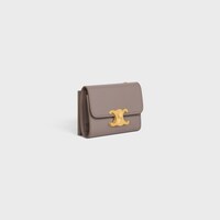 COMPACT WALLET WITH COIN TRIOMPHE IN Shiny calfskin - PEBBLE - GIFT FINDER - 2 | CELINE