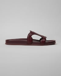 TRIOMPHE SLIDE IN Calfskin - Vegetal Tanning - SYRAH -  - 1 | CELINE
