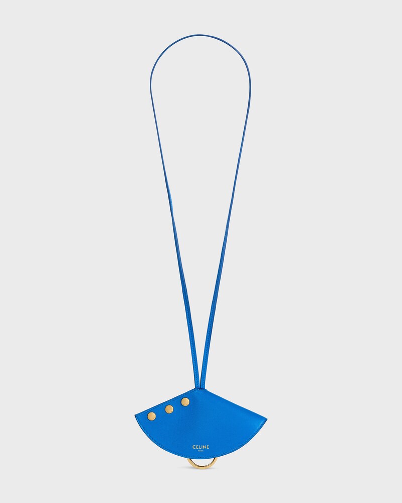 COLLIER POCHETTE CELINE EN CUIR D'AGNEAU ET LAITON DORÉ - BLEU INTENSE / TAN DORÉ - NOUVEAUTÉS - 1 | CELINE