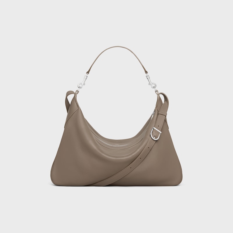 Romy grand mod&egrave;le EN VEAU SOUPLE GRAIN&eacute; - SOURIS - SACS &Agrave; BANDOULI&Egrave;RE - 1 | CELINE