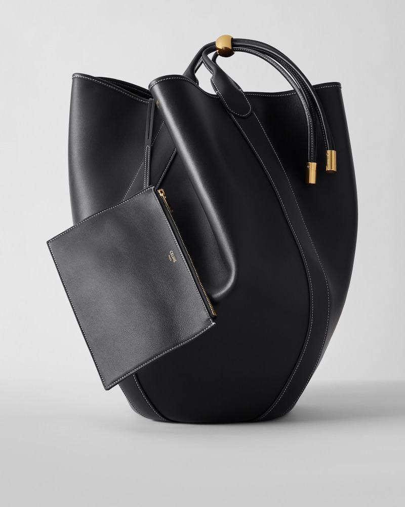 DROP BUCKET IN SUPPLE SMOOTH CALFSKIN - BLACK - NEW - 1 | CELINE