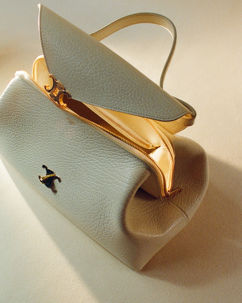 SMALL FLAIR IN GRAINED CALFSKIN - CREAMY WHITE - NEW - 1 | CELINE