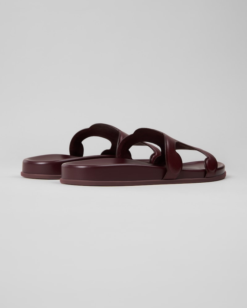 TRIOMPHE SLIDE IN Calfskin - Vegetal Tanning - SYRAH -  - 1 | CELINE