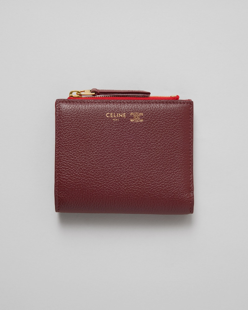 COMPACT WALLET TRIOMPHE STAMP IN GRAINED SUPPLE CALFSKIN - SYRAH / ULTRA RED - WALLETS - 1 | CELINE
