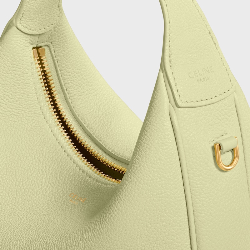 กระเป๋า Celine Lulu ขนาด Teen หนังลูกวัวลายเกรน - สีซอฟท์ไลม์ - เทศกาลสงกรานต์ - 1 | CELINE