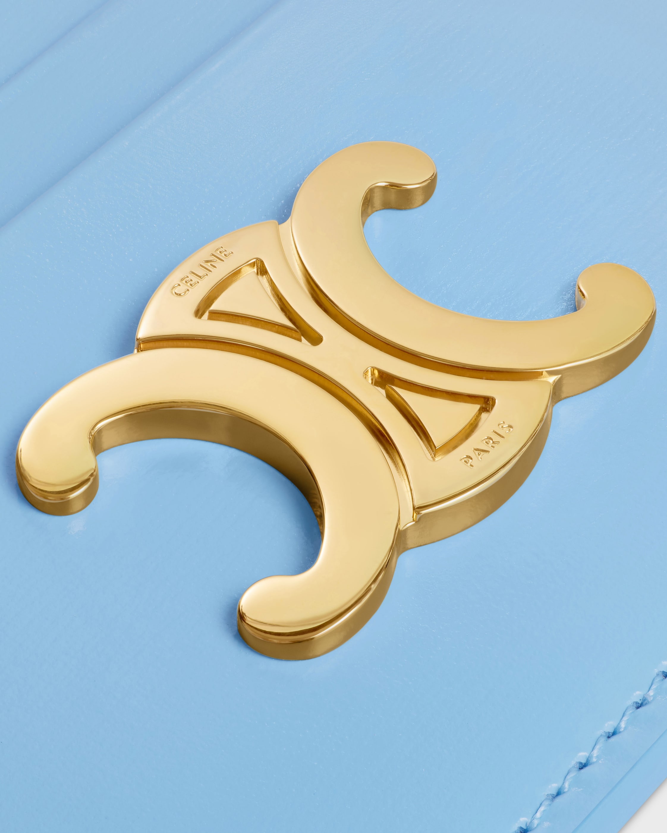 CARD HOLDER TRIOMPHE IN Shiny calfskin - SKY BLUE | CELINE