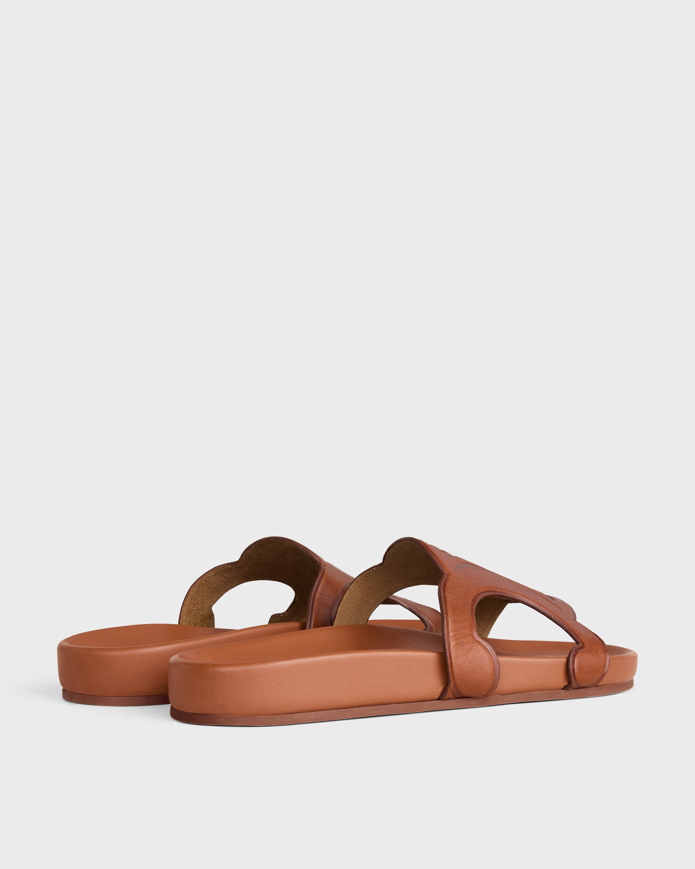 CELINE 22SS トリオンフ フラットサンダル カーフスキン 35 367365348C-04LU_3_SUM26_W_V1.
