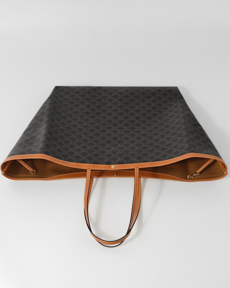 LARGE FLAT SHOPPER IN TRIOMPHE CANVAS - MIEL - ALL BAGS - 1 | CELINE