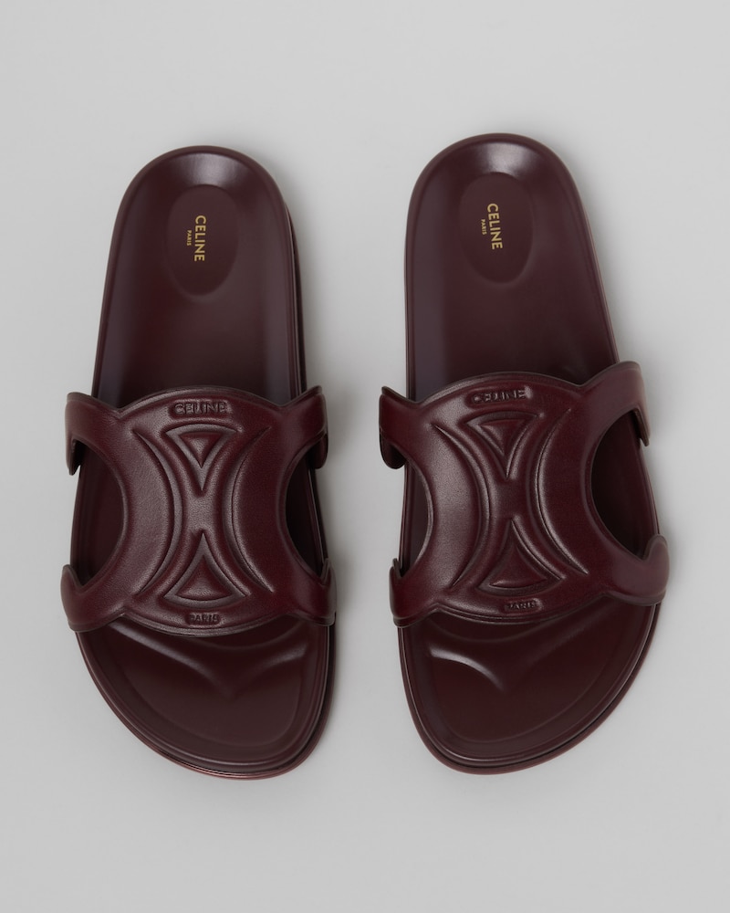 TRIOMPHE SLIDE IN Calfskin - Vegetal Tanning - SYRAH -  - 1 | CELINE