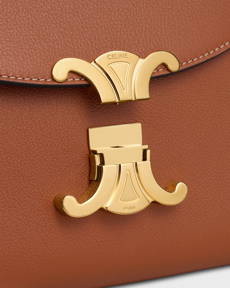 BOLSO TEEN NINO DE PIEL DE BECERRO FLEXIBLE CON TEXTURA GRANULADA - TOSTADO - NINO - 1 | CELINE
