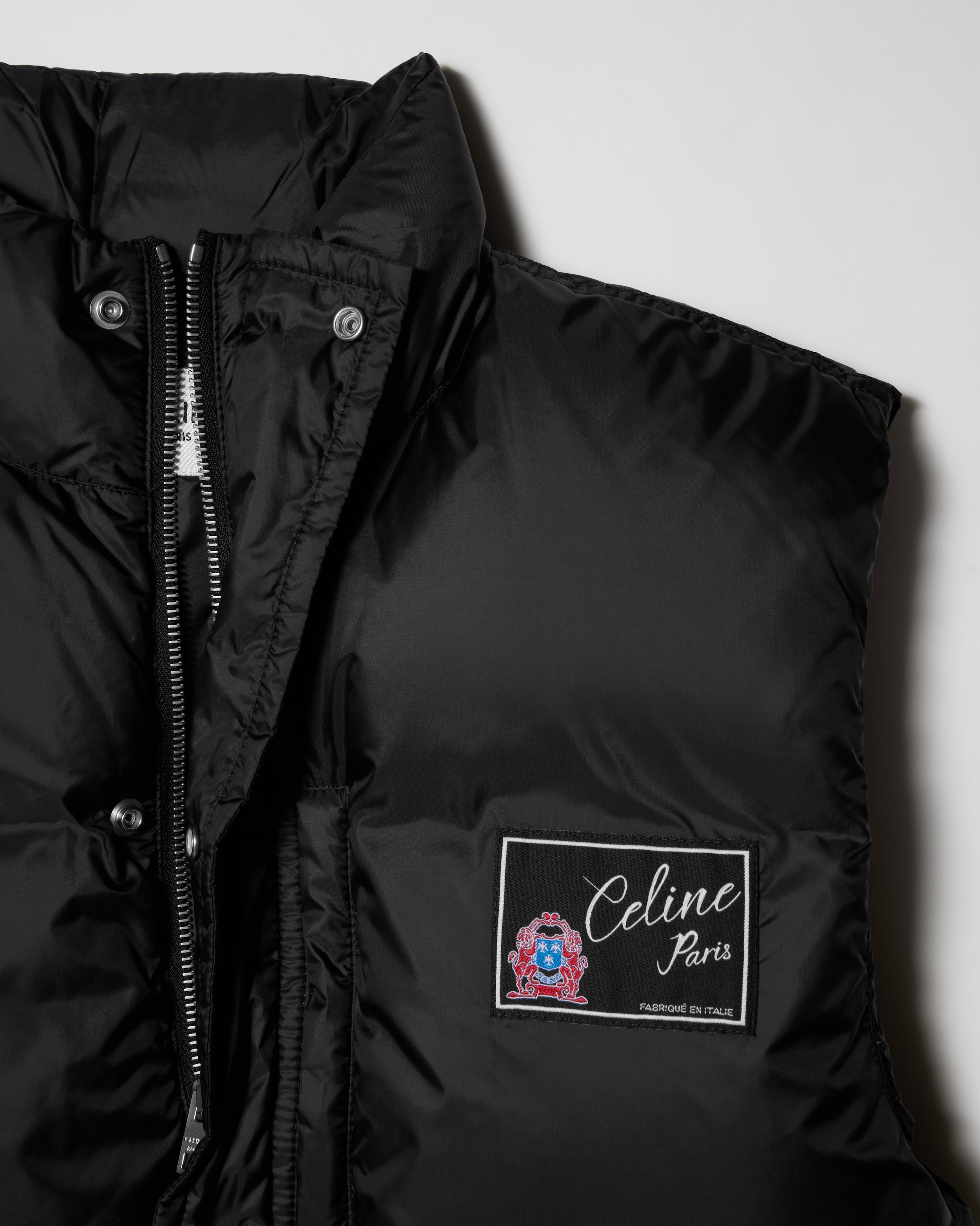 bibiy. NINA SLEEVELESS JACKET ブラック sleeveless puffer jacket IN light nylon - BLACK | CELINE