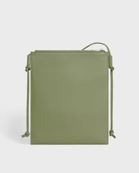 MARKANTE TASCHE TAKE AWAY AUS LAMMGLATTLEDER - HELLES KHAKI - UMHÄNGETASCHEN - 2 | CELINE
